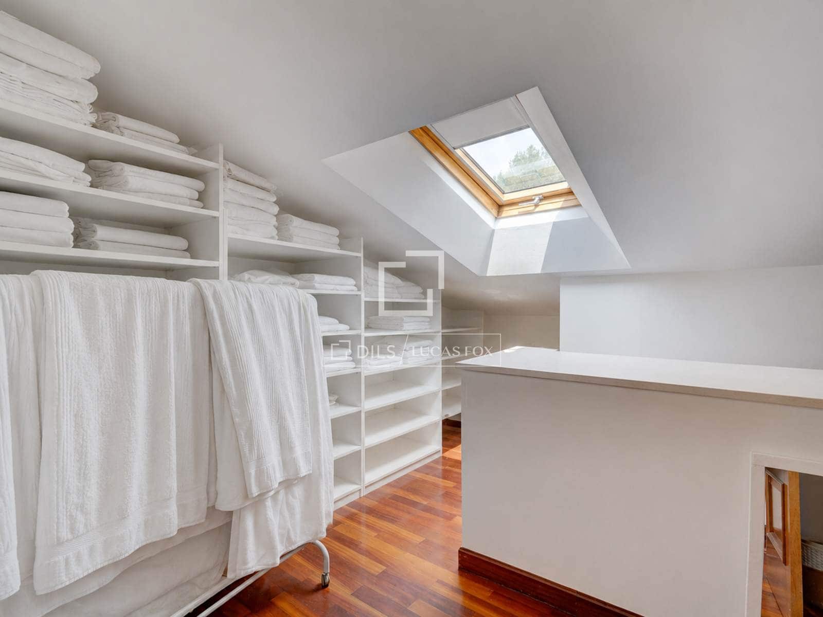 9 bedroom Villa for sale in Donostia-San Sebastian with garage - € 1,600,000 (Ref: 9946272)