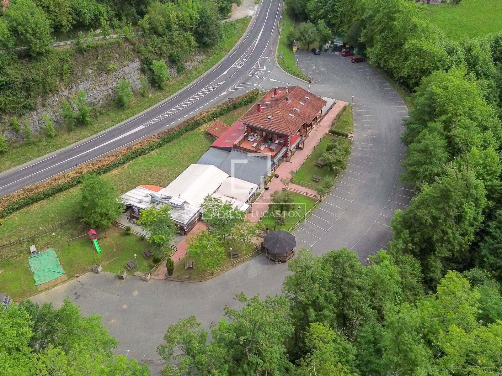 9 bedroom Villa for sale in Donostia-San Sebastian with garage - € 1,600,000 (Ref: 9946272)