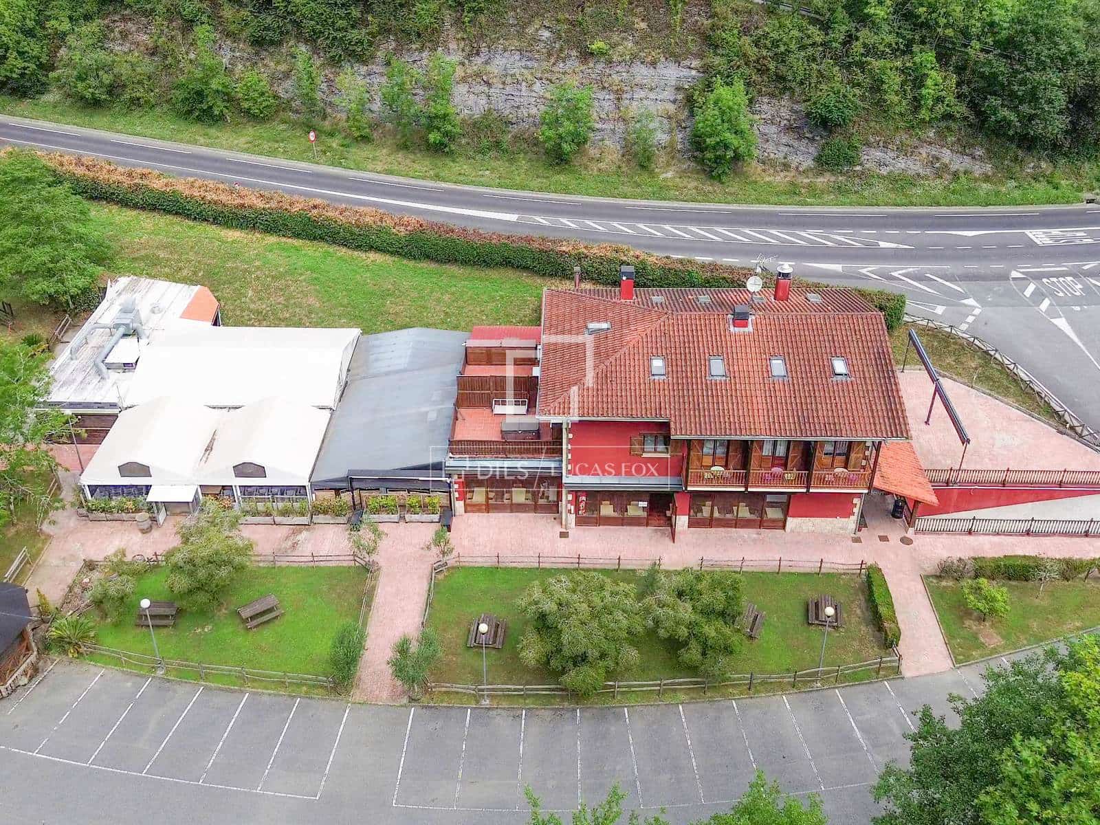 9 bedroom Villa for sale in Donostia-San Sebastian with garage - € 1,600,000 (Ref: 9946272)