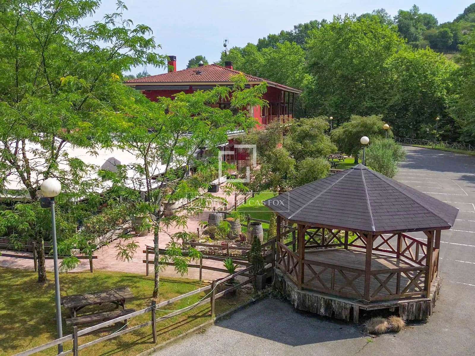 9 bedroom Villa for sale in Donostia-San Sebastian with garage - € 1,600,000 (Ref: 9946272)