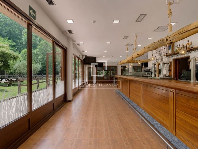 9 soveværelse Villa til salg i Donostia-San Sebastián med garage - € 1.600.000 (Ref: 9946272)