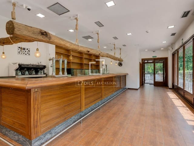 9 soveværelse Villa til salg i Donostia-San Sebastián med garage - € 1.600.000 (Ref: 9946272)