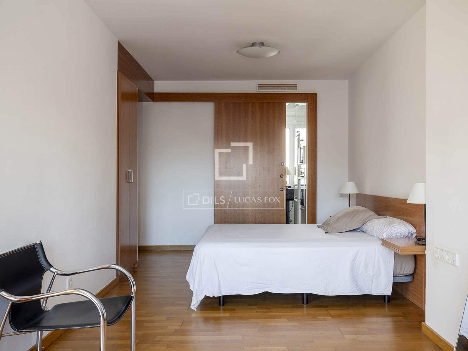 3 bedroom Penthouse for rent in Barcelona city with garage - € 3,200 (Ref: 9946718)