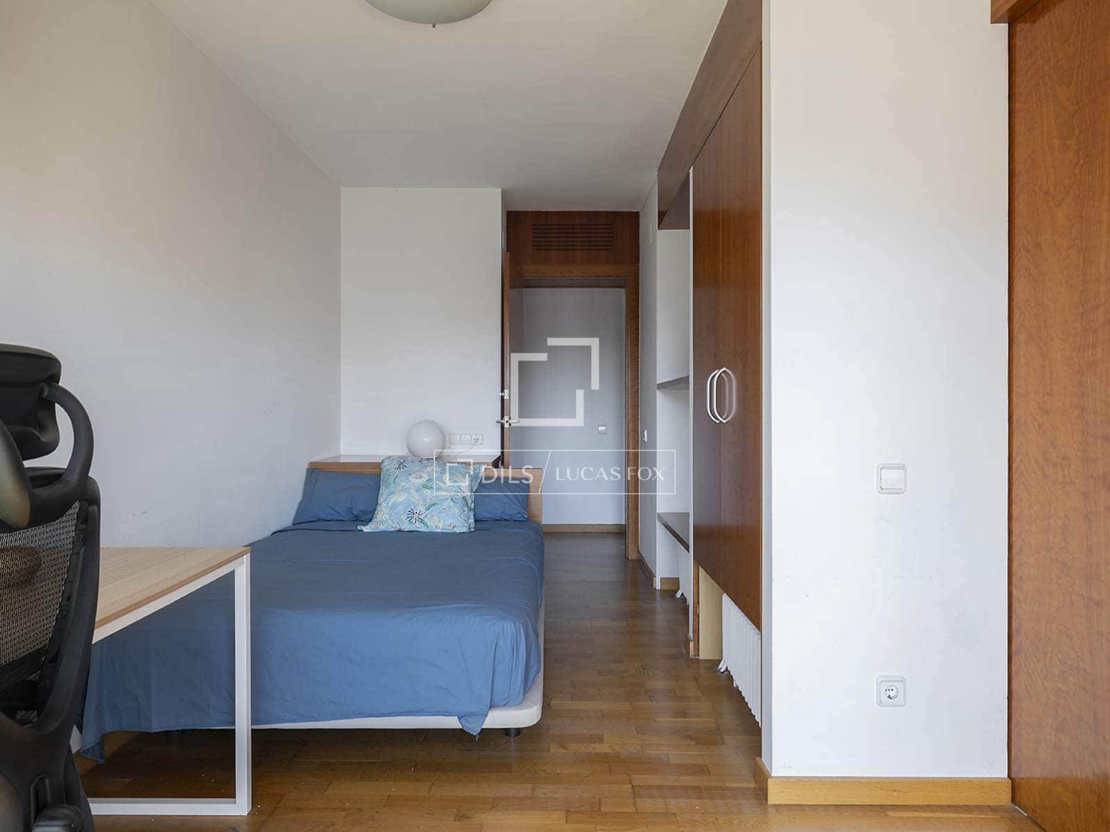 3 bedroom Penthouse for rent in Barcelona city with garage - € 3,200 (Ref: 9946718)