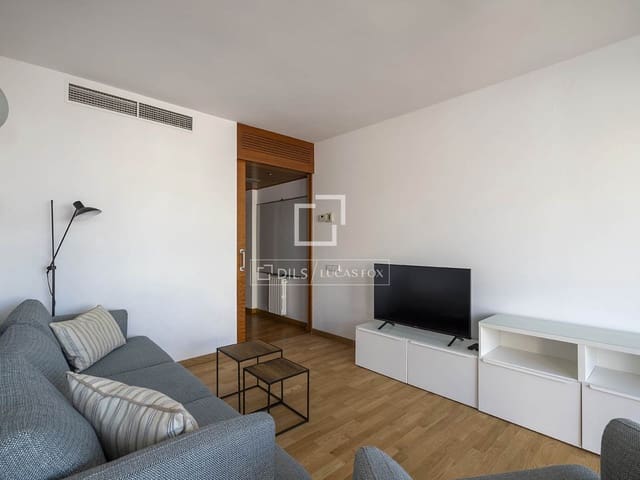 3 soveværelse Penthouse til leje i Barcelona by med garage - € 3.200 (Ref: 9946718)