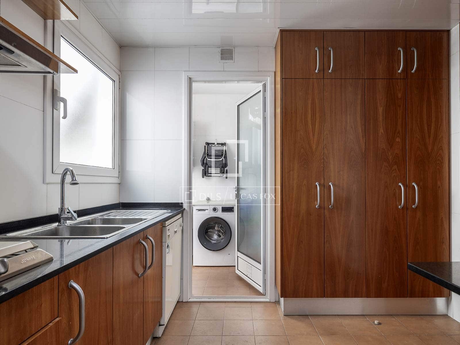 3 bedroom Penthouse for rent in Barcelona city with garage - € 3,200 (Ref: 9946718)