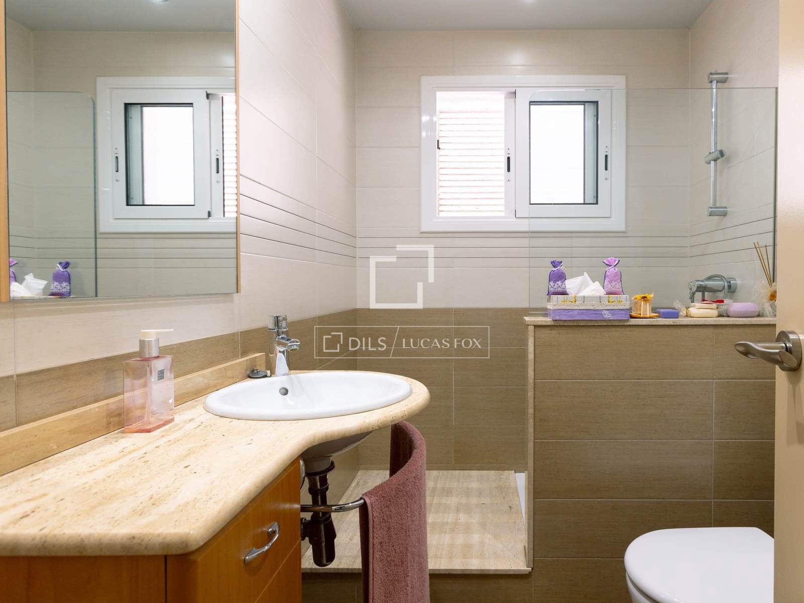 5 sypialnia Willa na sprzedaż w Vallromanes z basenem garażem - 645 000 € (Ref: 9946720)