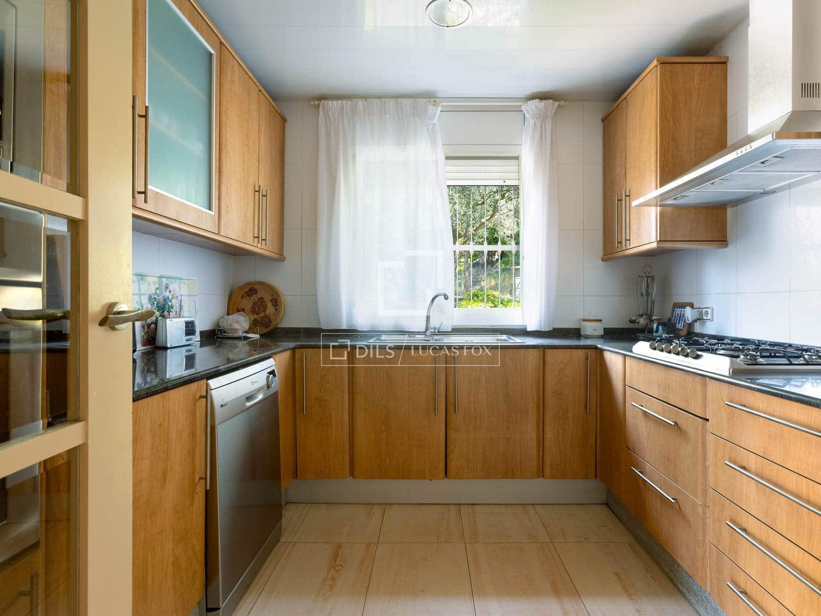 5 sypialnia Willa na sprzedaż w Vallromanes z basenem garażem - 645 000 € (Ref: 9946720)