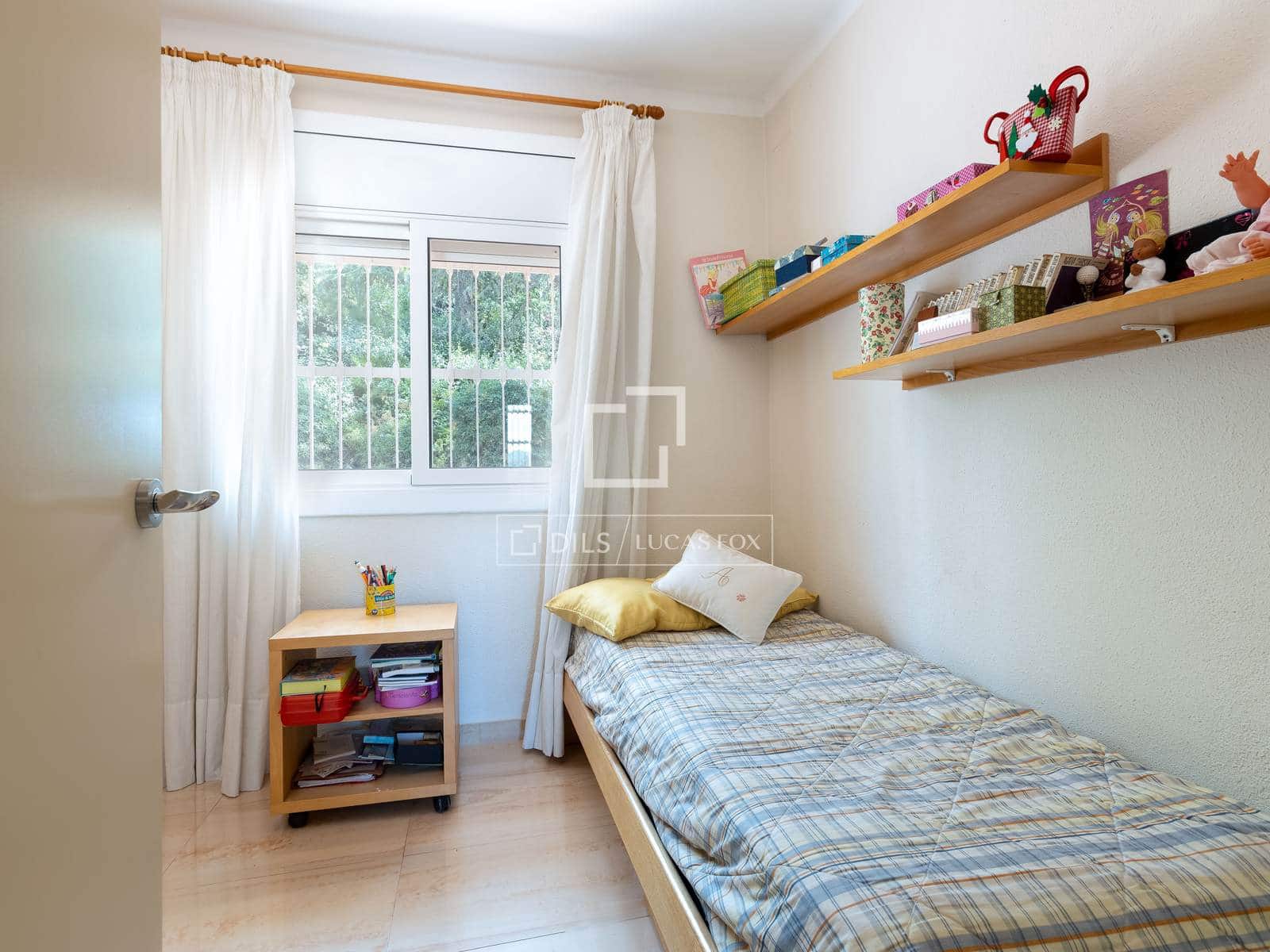 5 sypialnia Willa na sprzedaż w Vallromanes z basenem garażem - 645 000 € (Ref: 9946720)