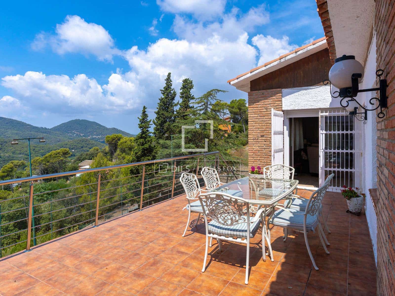 5 sypialnia Willa na sprzedaż w Vallromanes z basenem garażem - 645 000 € (Ref: 9946720)