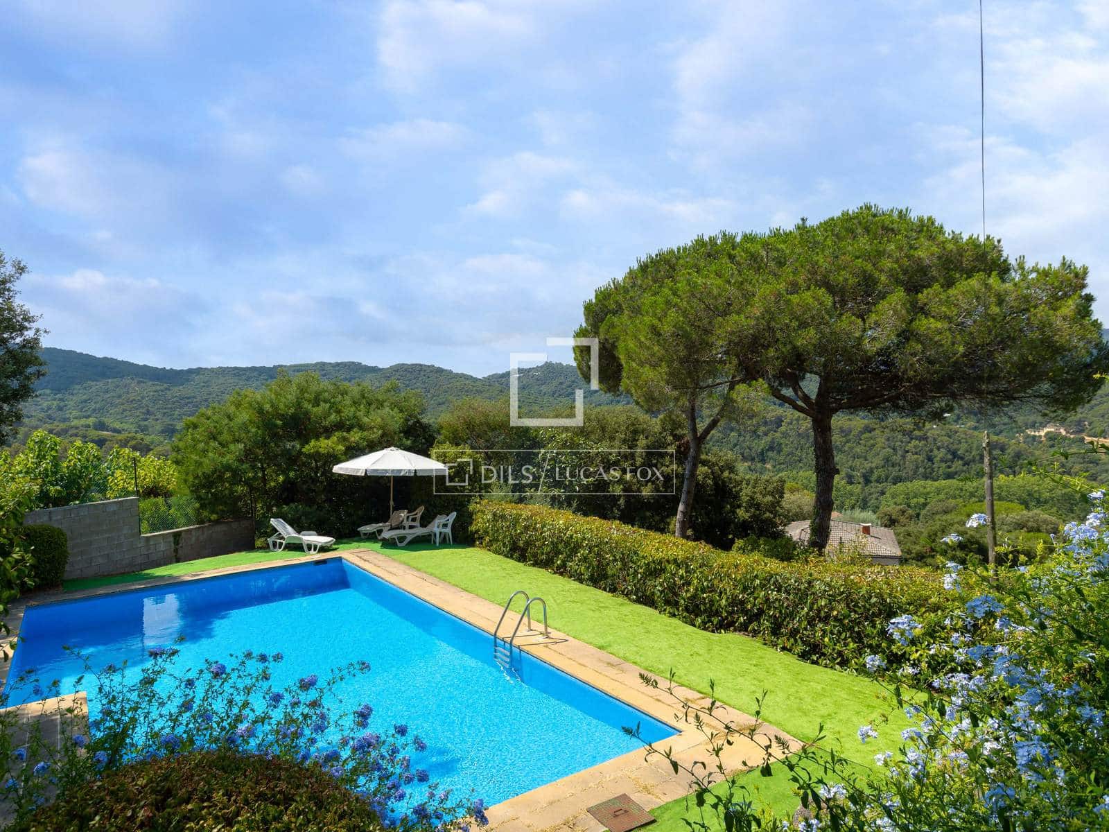 5 sypialnia Willa na sprzedaż w Vallromanes z basenem garażem - 645 000 € (Ref: 9946720)