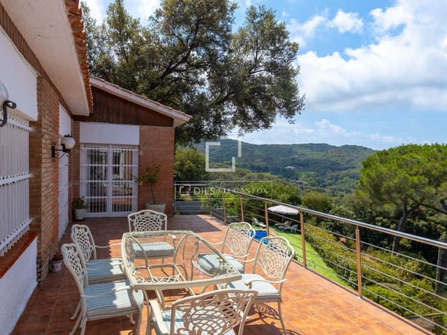 5 soveværelse Villa til salg i Vallromanes med swimmingpool garage - € 645.000 (Ref: 9946720)