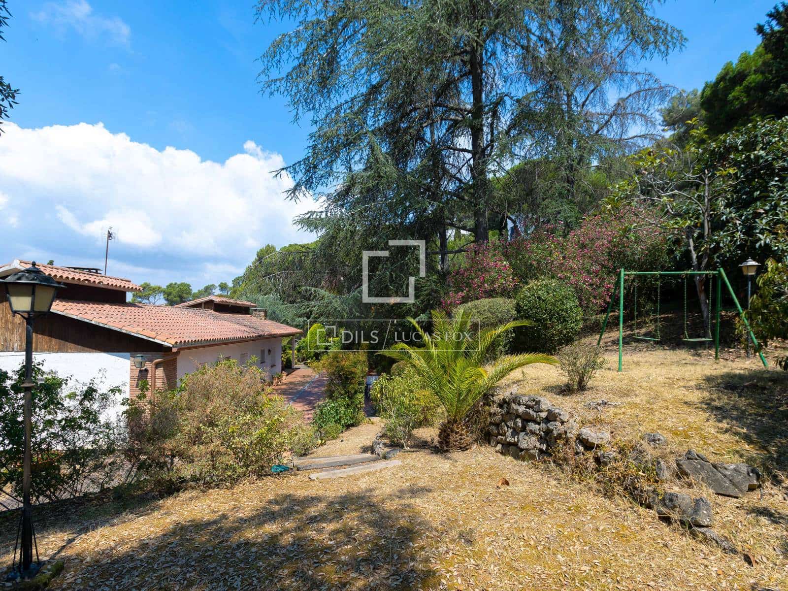 5 sypialnia Willa na sprzedaż w Vallromanes z basenem garażem - 645 000 € (Ref: 9946720)