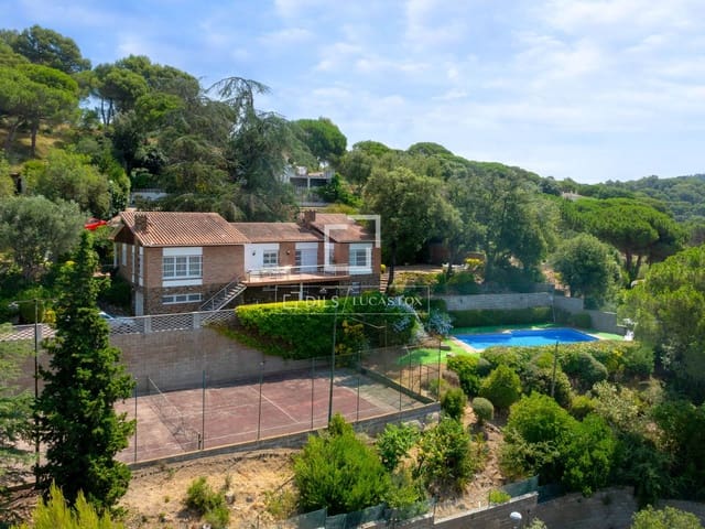 5 soveværelse Villa til salg i Vallromanes med swimmingpool garage - € 645.000 (Ref: 9946720)