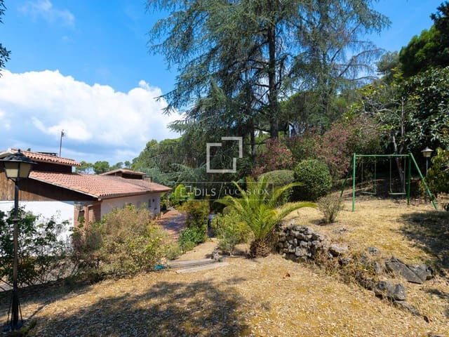 5 soveværelse Villa til salg i Vallromanes med swimmingpool garage - € 645.000 (Ref: 9946720)
