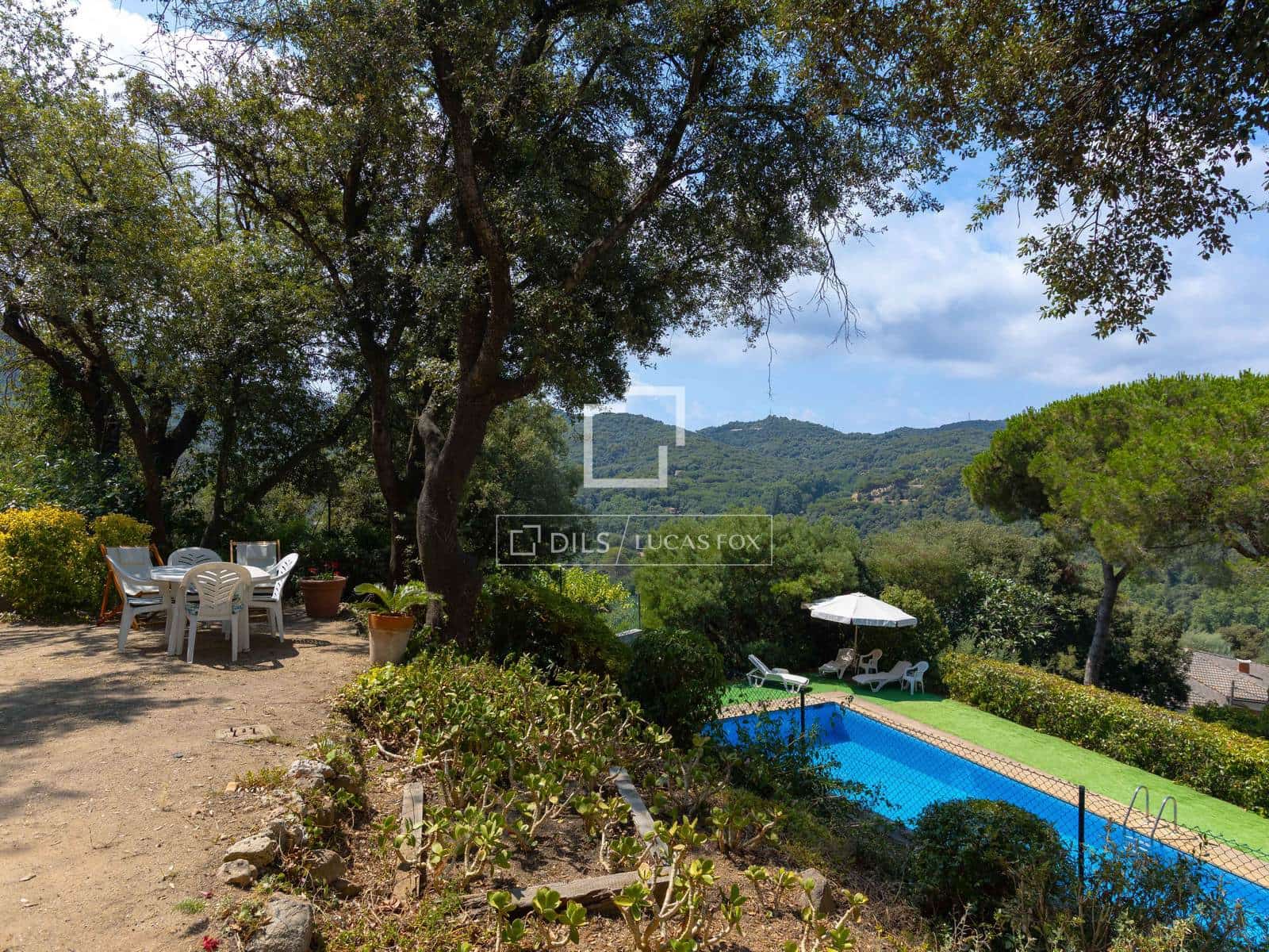 5 sypialnia Willa na sprzedaż w Vallromanes z basenem garażem - 645 000 € (Ref: 9946720)