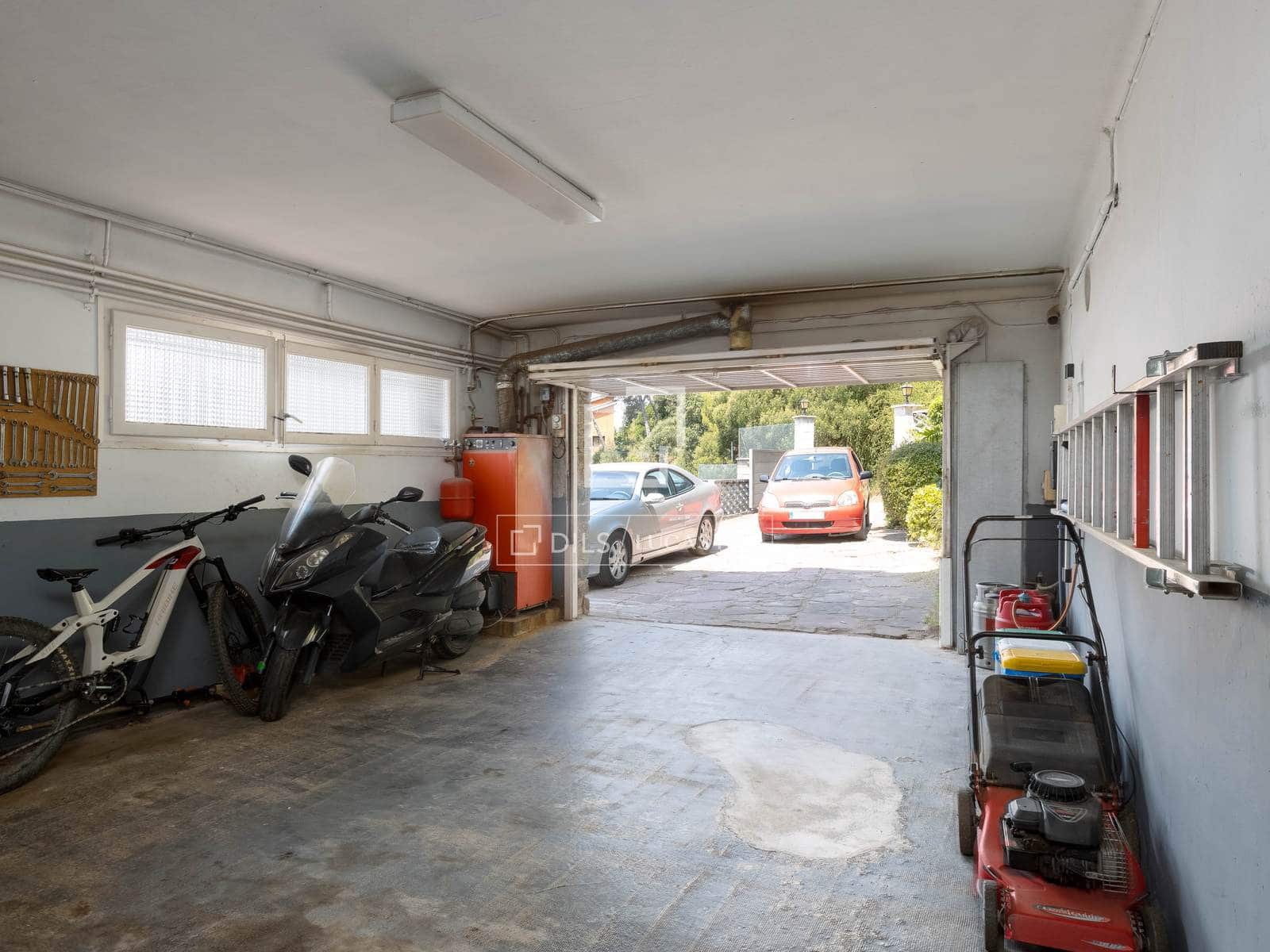 5 sypialnia Willa na sprzedaż w Vallromanes z basenem garażem - 645 000 € (Ref: 9946720)