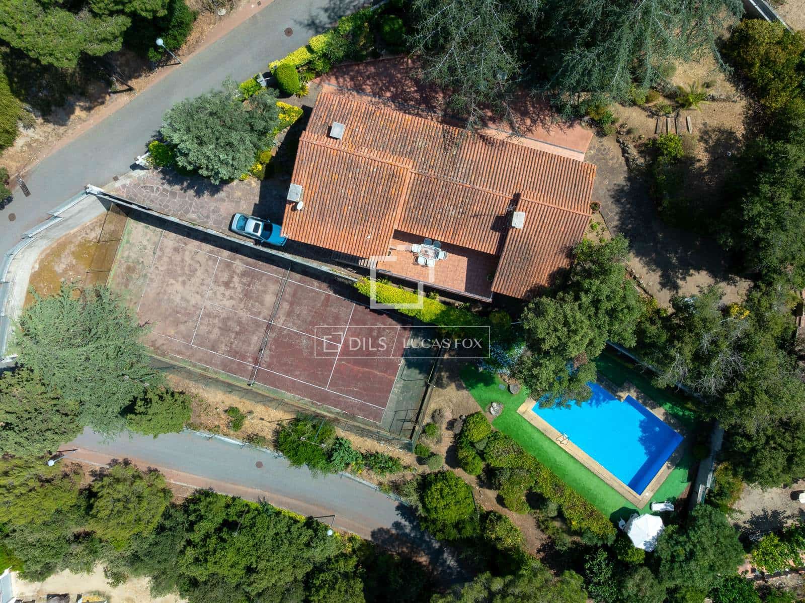 5 sypialnia Willa na sprzedaż w Vallromanes z basenem garażem - 645 000 € (Ref: 9946720)
