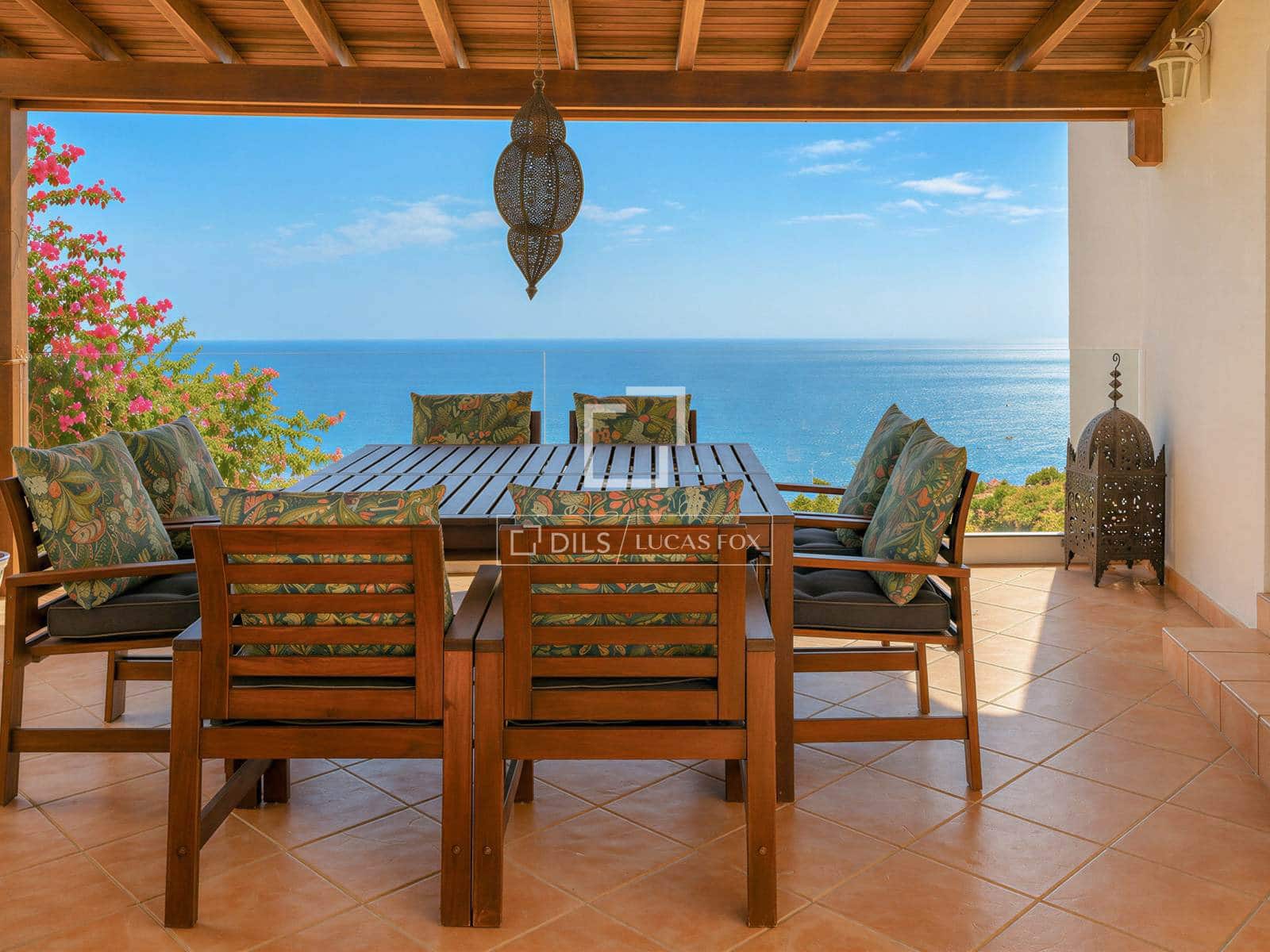 Villa te koop in Salobrena met zwembad garage - € 795.000 (Ref: 9946826)