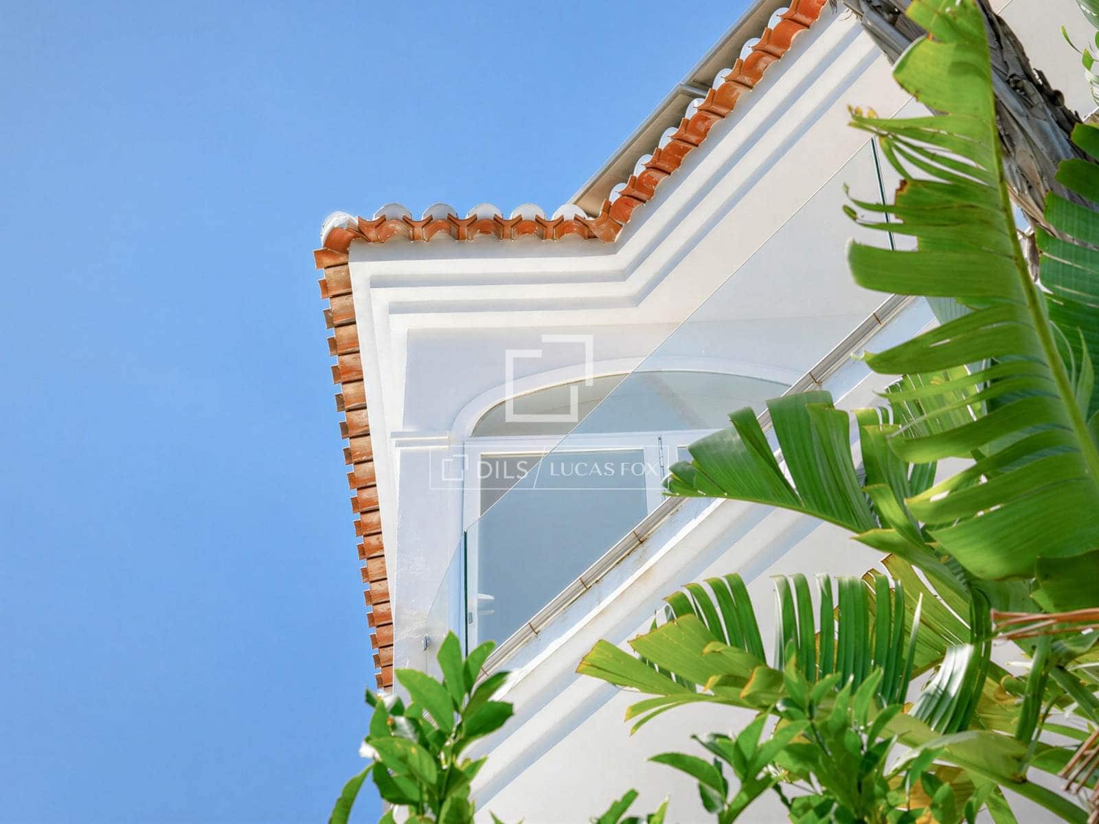 Villa te koop in Salobrena met zwembad garage - € 795.000 (Ref: 9946826)