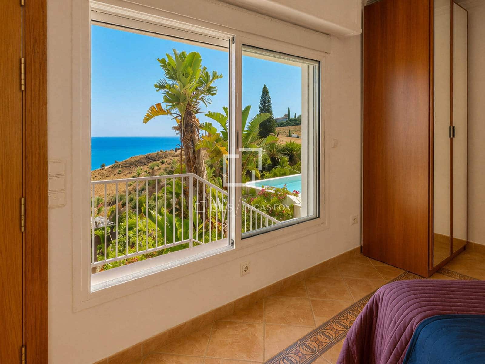 Villa te koop in Salobrena met zwembad garage - € 795.000 (Ref: 9946826)