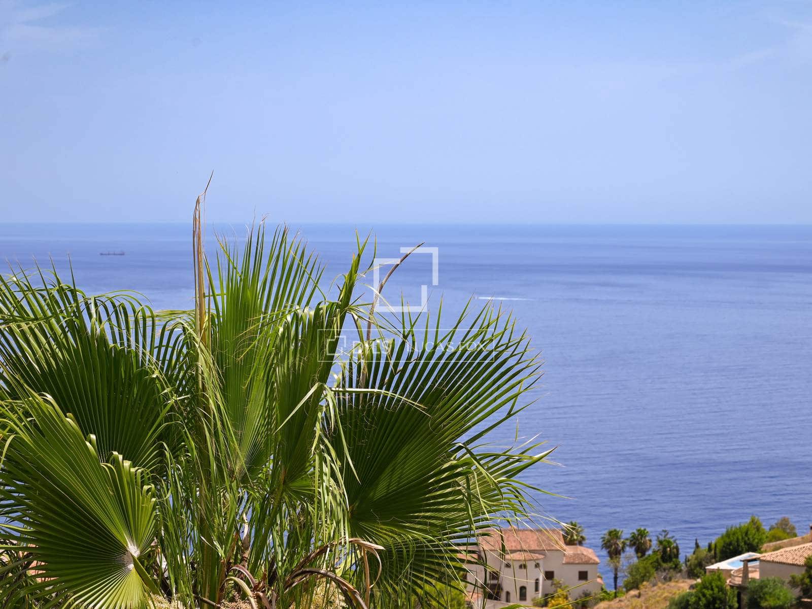 Villa te koop in Salobrena met zwembad garage - € 795.000 (Ref: 9946826)