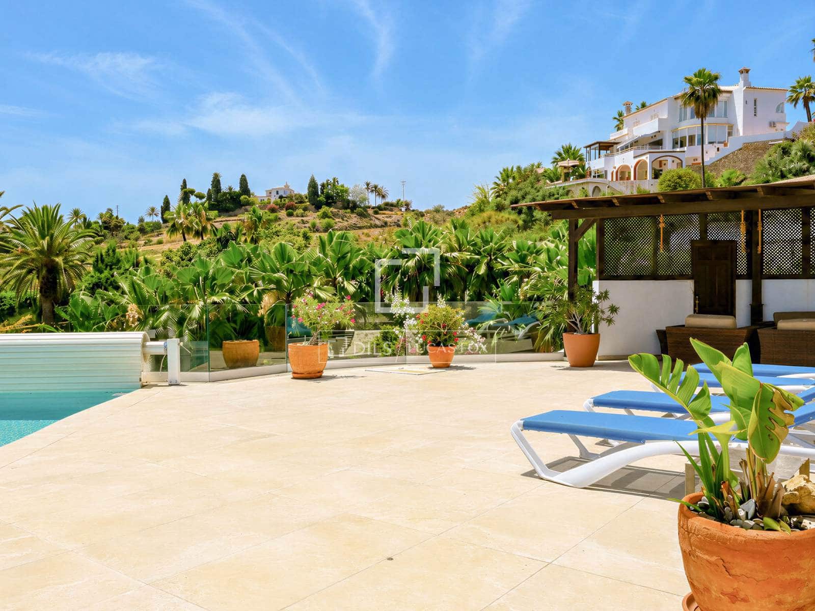 Villa te koop in Salobrena met zwembad garage - € 795.000 (Ref: 9946826)