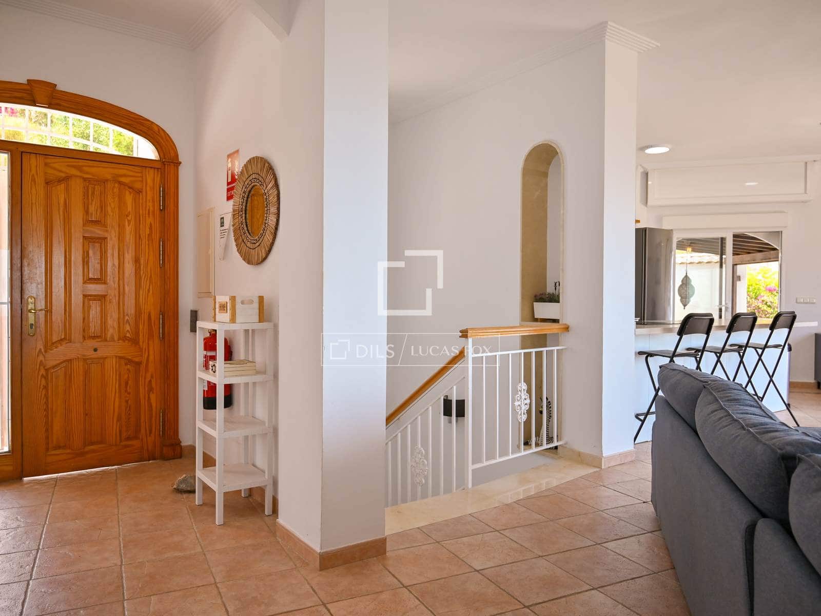 Villa te koop in Salobrena met zwembad garage - € 795.000 (Ref: 9946826)