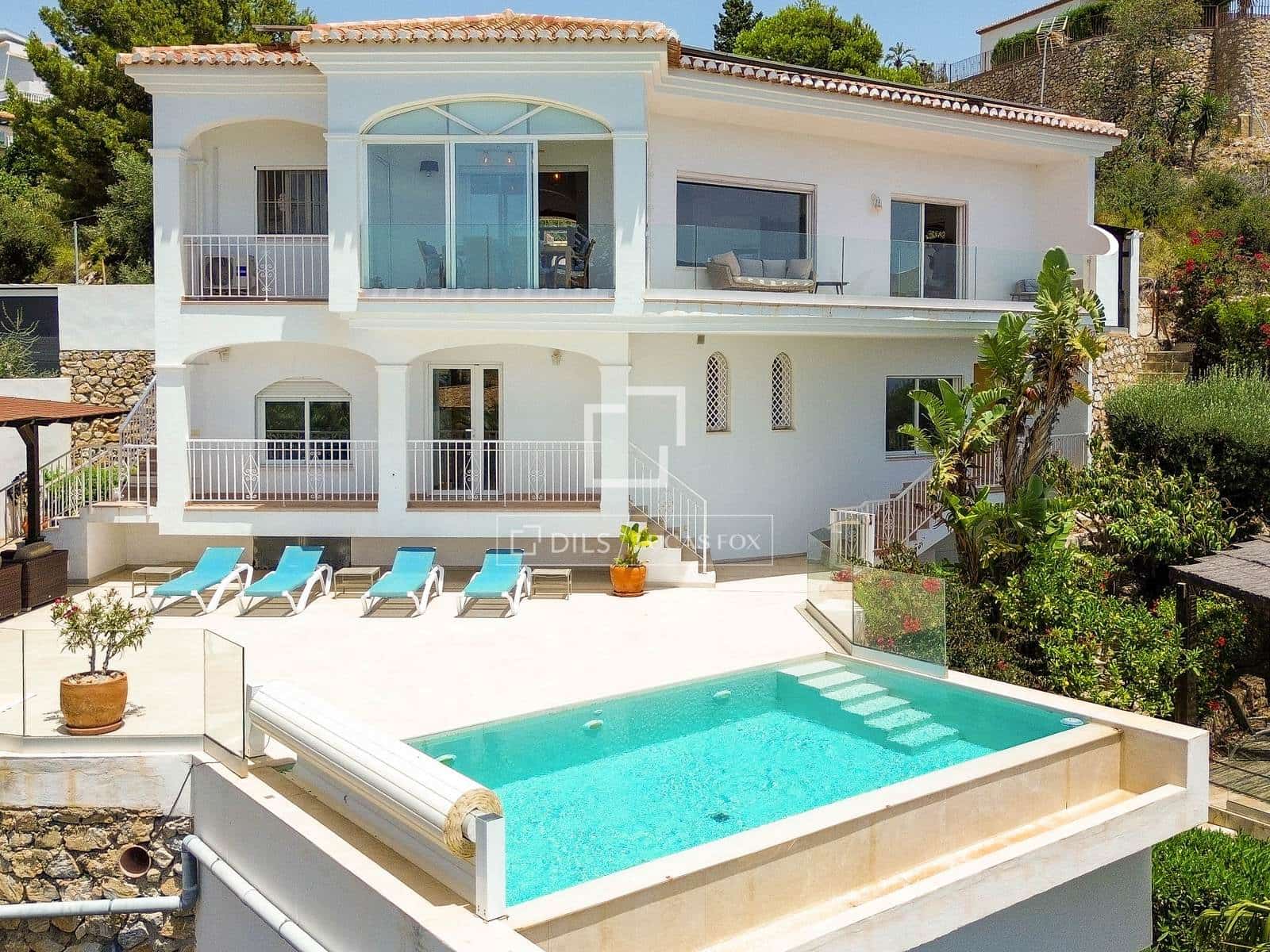 Villa te koop in Salobrena met zwembad garage - € 795.000 (Ref: 9946826)