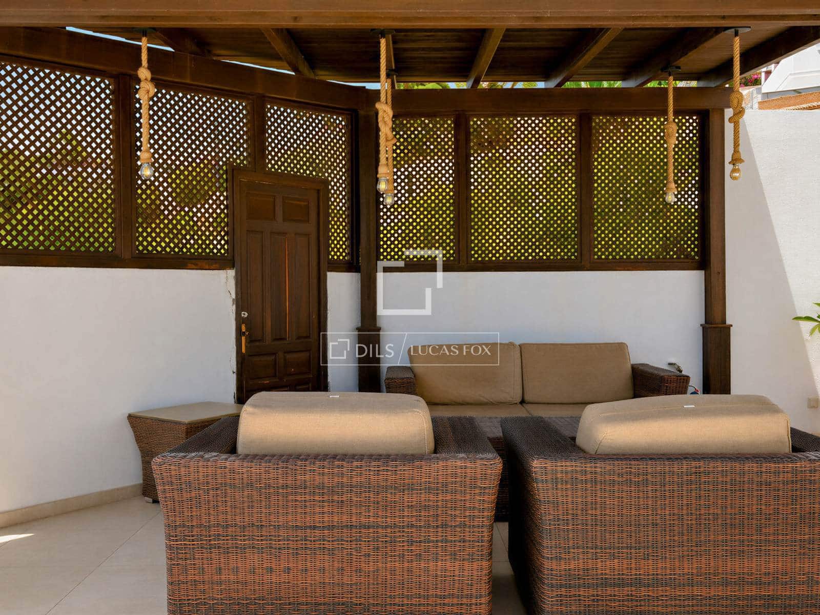 Villa te koop in Salobrena met zwembad garage - € 795.000 (Ref: 9946826)
