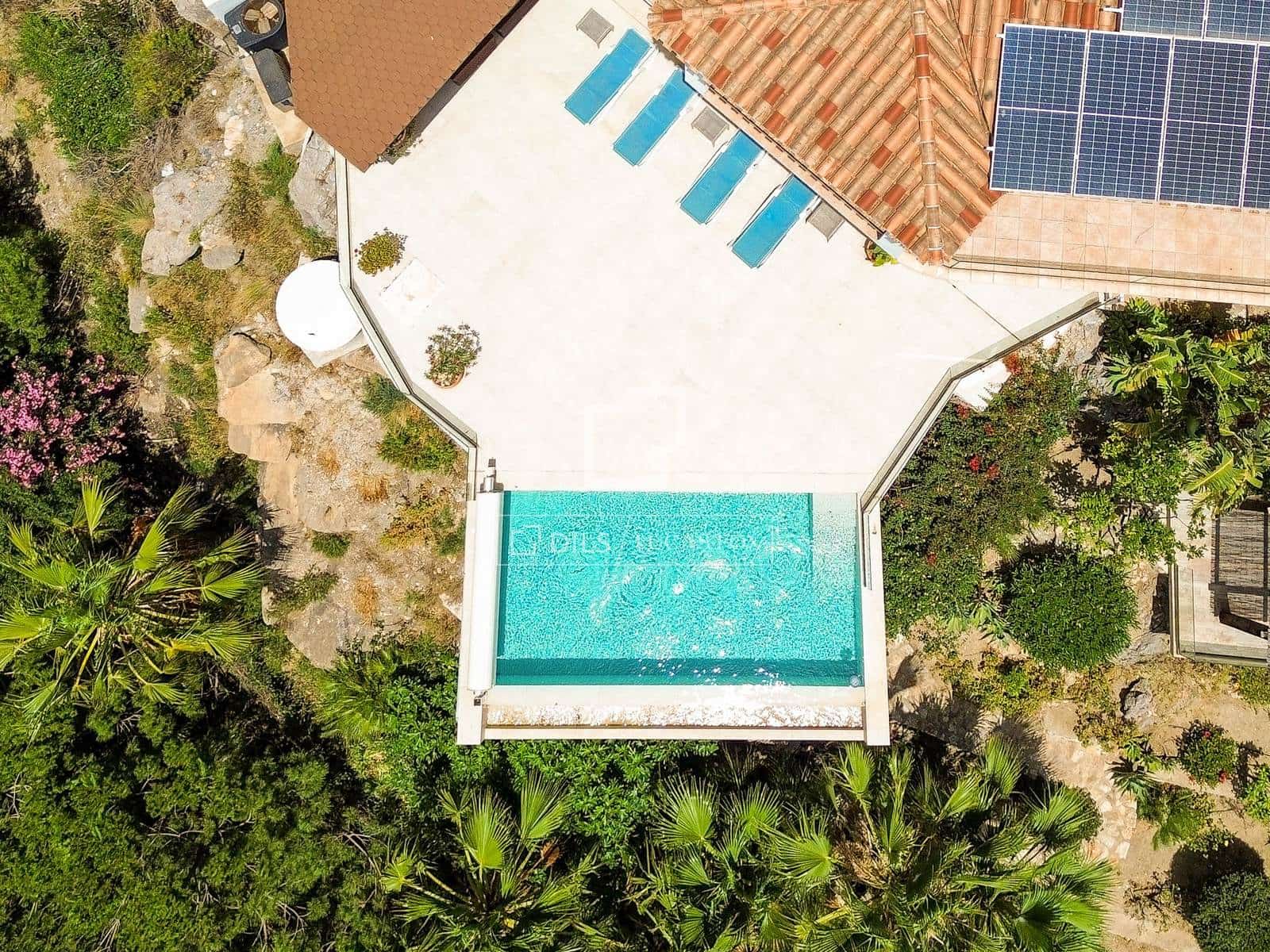 Villa te koop in Salobrena met zwembad garage - € 795.000 (Ref: 9946826)