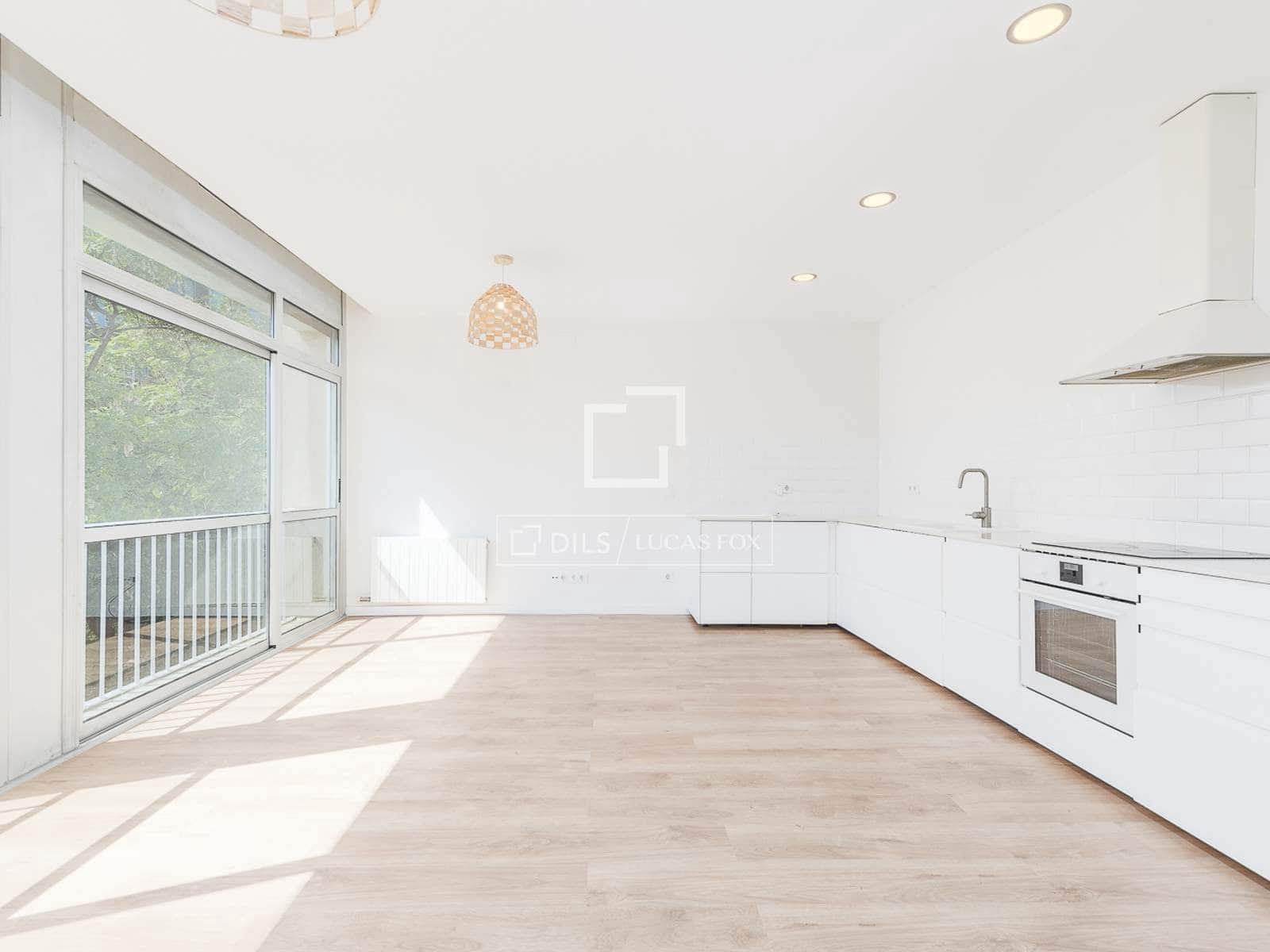 3 bedroom Apartment for sale in Barcelona city - € 495,000 (Ref: 9948528)