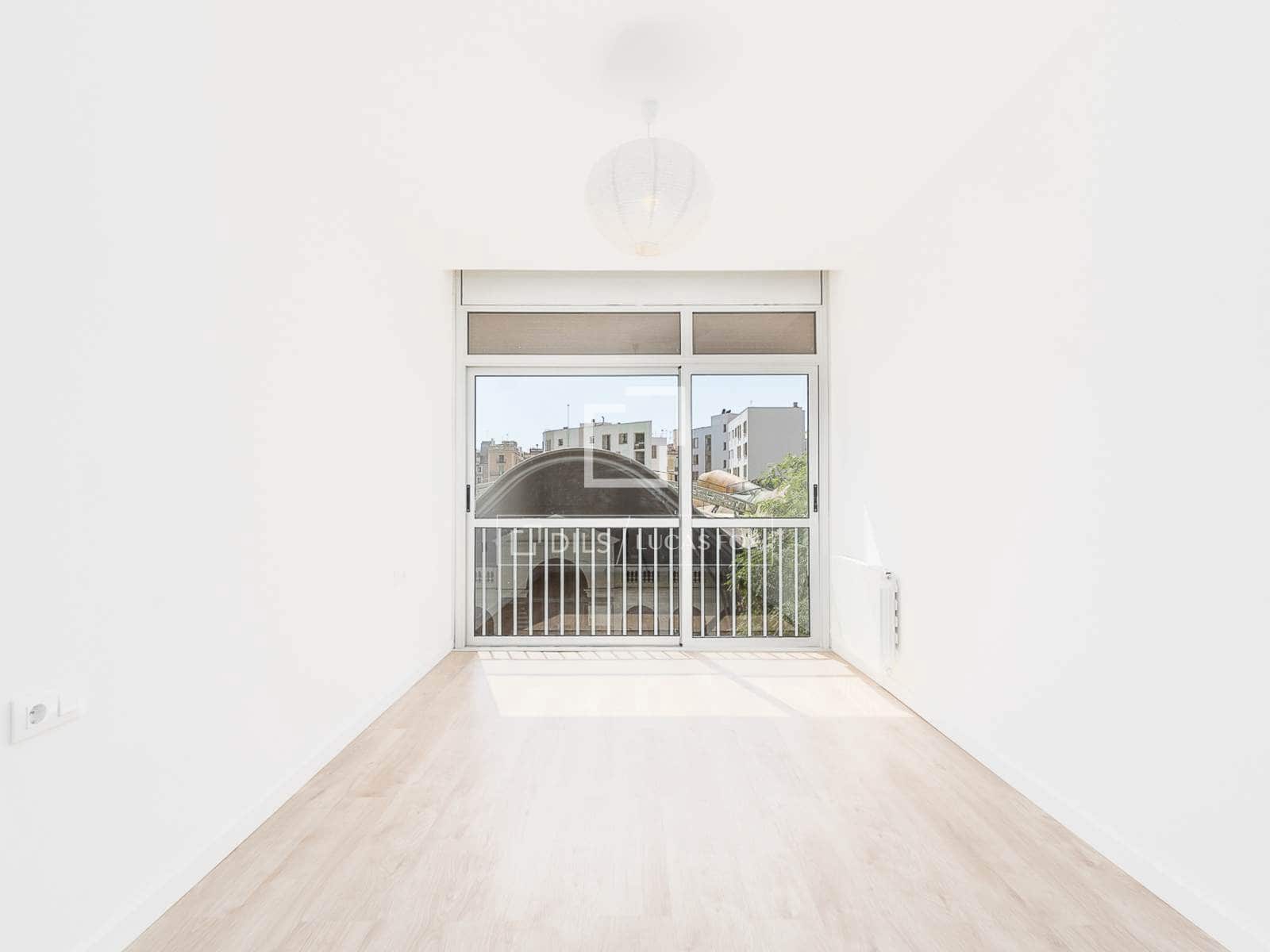 3 bedroom Apartment for sale in Barcelona city - € 495,000 (Ref: 9948528)