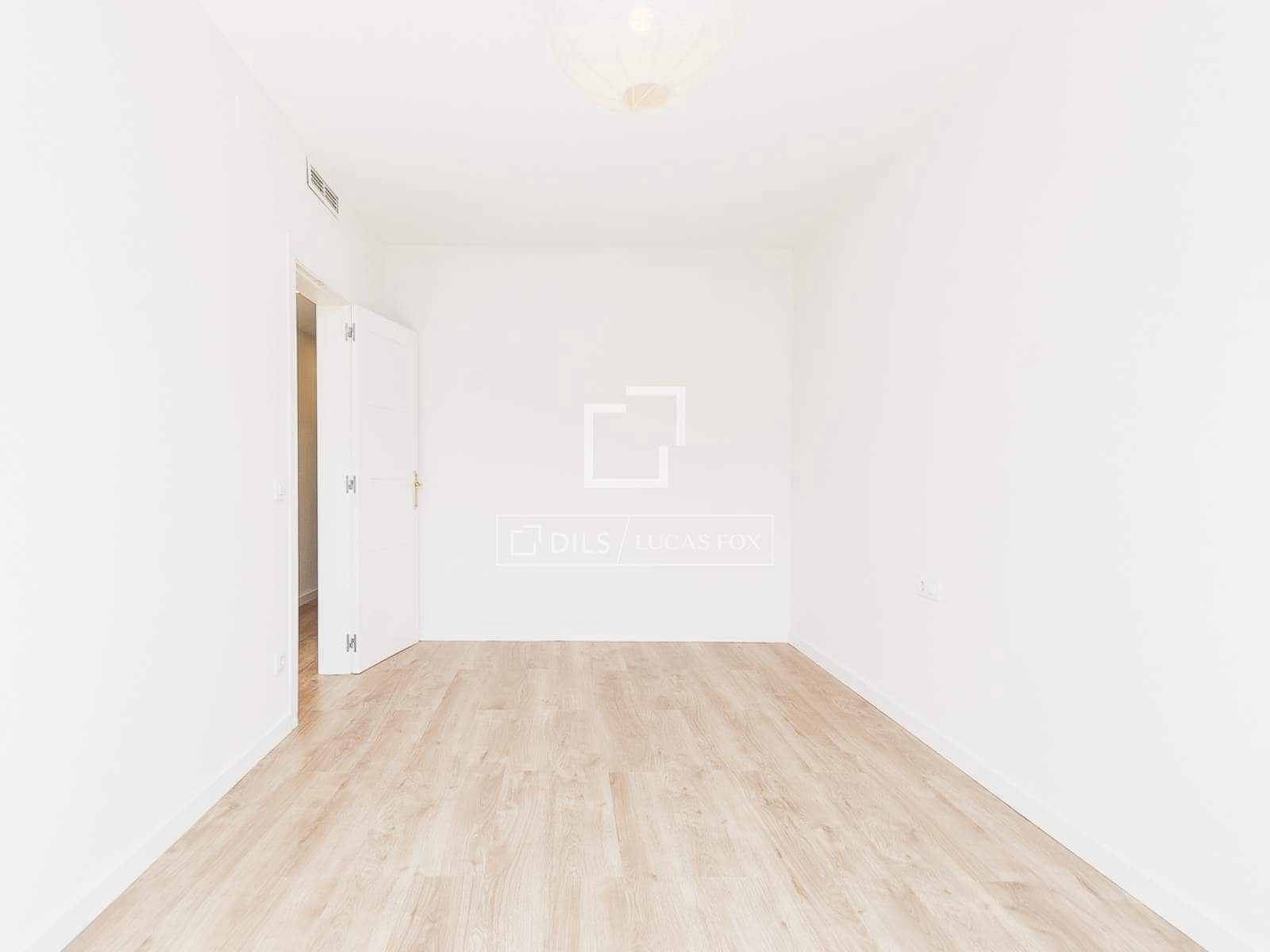 3 bedroom Apartment for sale in Barcelona city - € 495,000 (Ref: 9948528)
