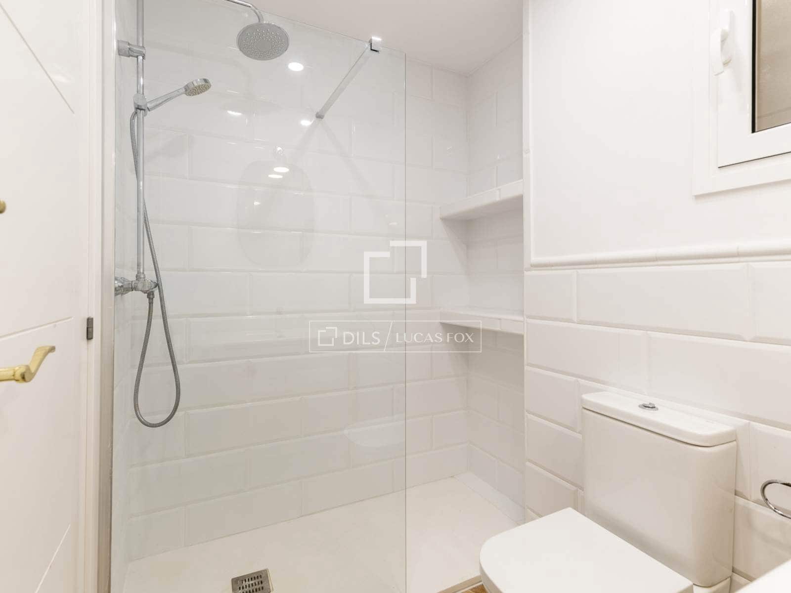 3 bedroom Apartment for sale in Barcelona city - € 495,000 (Ref: 9948528)