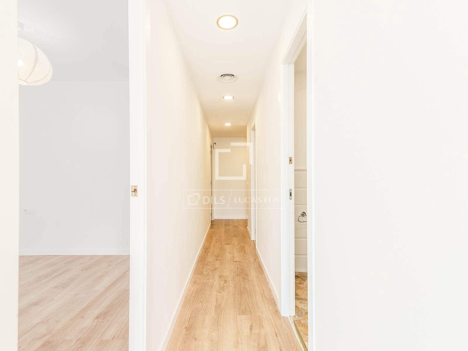 3 bedroom Apartment for sale in Barcelona city - € 495,000 (Ref: 9948528)