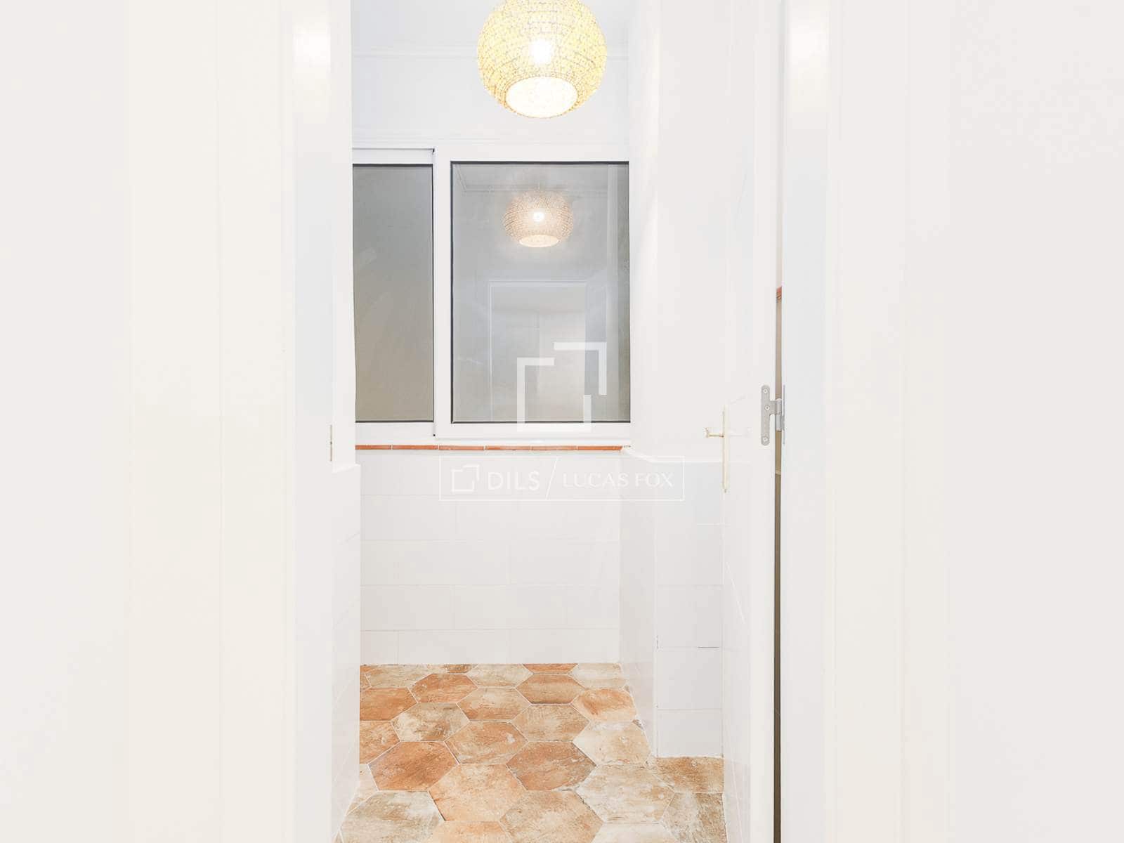 3 bedroom Apartment for sale in Barcelona city - € 495,000 (Ref: 9948528)