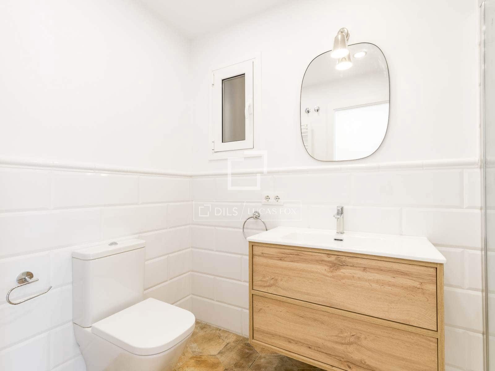 3 bedroom Apartment for sale in Barcelona city - € 495,000 (Ref: 9948528)