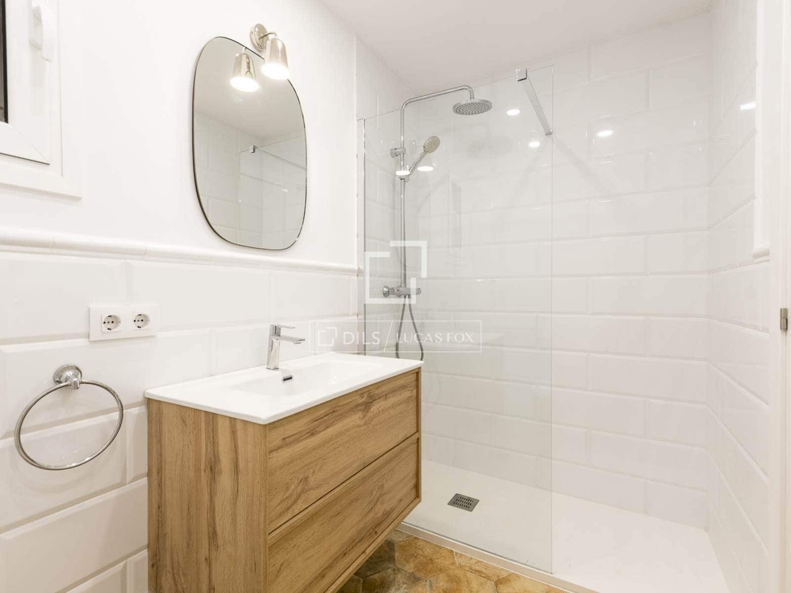 3 bedroom Apartment for sale in Barcelona city - € 495,000 (Ref: 9948528)