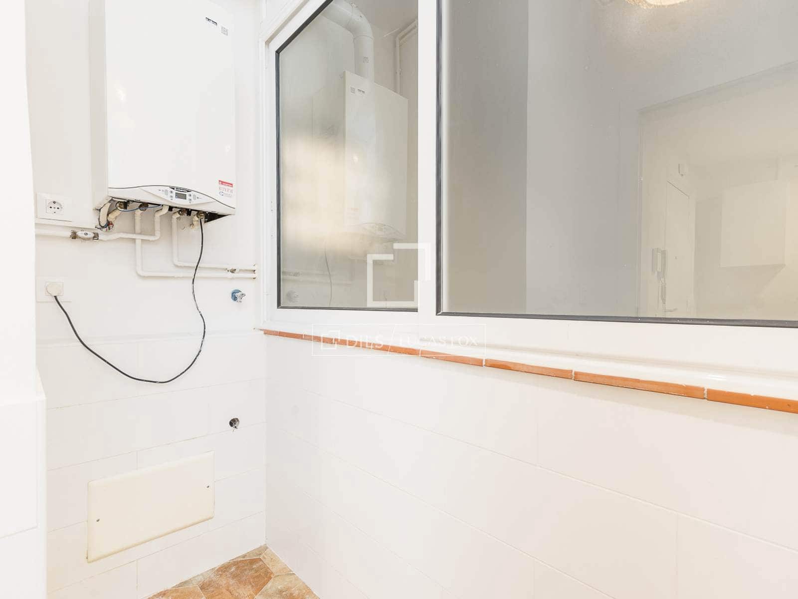 3 bedroom Apartment for sale in Barcelona city - € 495,000 (Ref: 9948528)