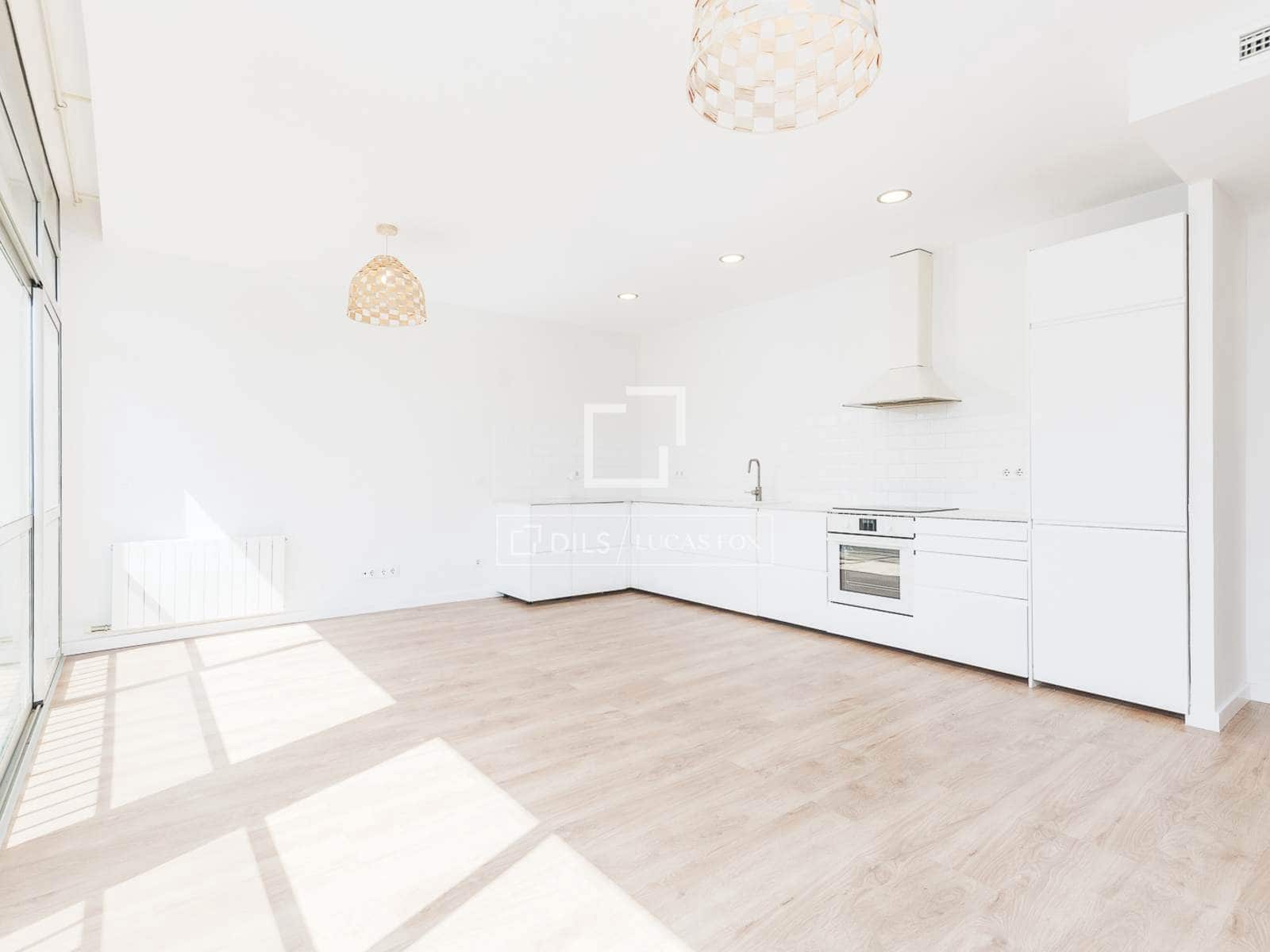 3 bedroom Apartment for sale in Barcelona city - € 495,000 (Ref: 9948528)