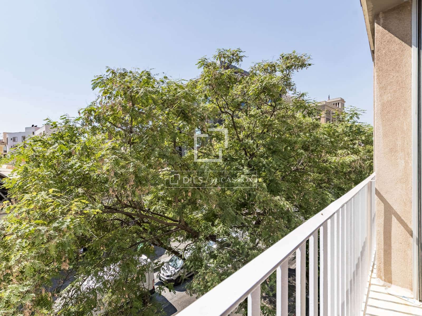 3 bedroom Apartment for sale in Barcelona city - € 495,000 (Ref: 9948528)