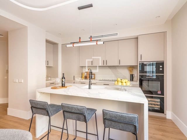 3 bedroom Apartment for sale in Recoletos, Madrid city - € 1,650,000 (Ref: 9948533)