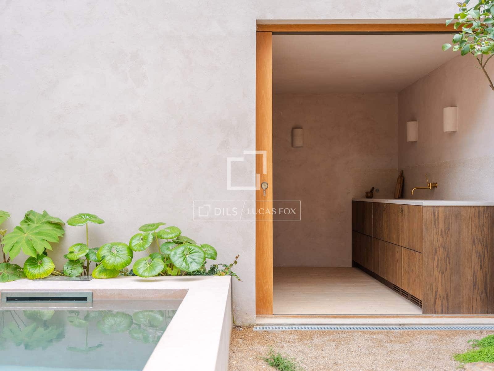 3 soverom Villa til salgs i Valencia by med svømmebasseng garasje - € 2 500 000 (Ref: 9948534)