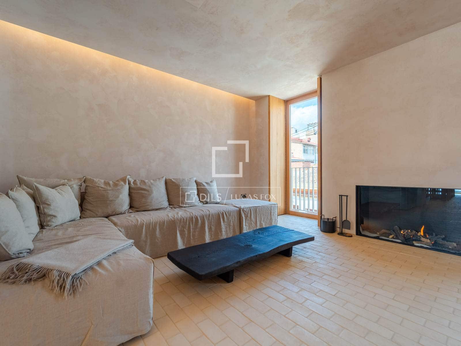 3 soverom Villa til salgs i Valencia by med svømmebasseng garasje - € 2 500 000 (Ref: 9948534)