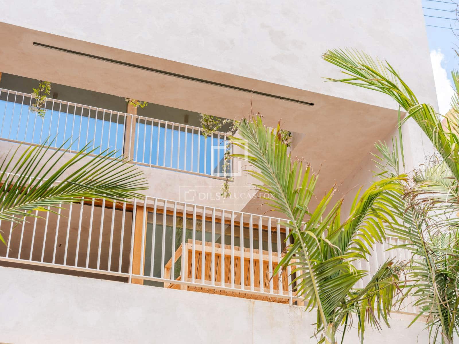 3 soverom Villa til salgs i Valencia by med svømmebasseng garasje - € 2 500 000 (Ref: 9948534)