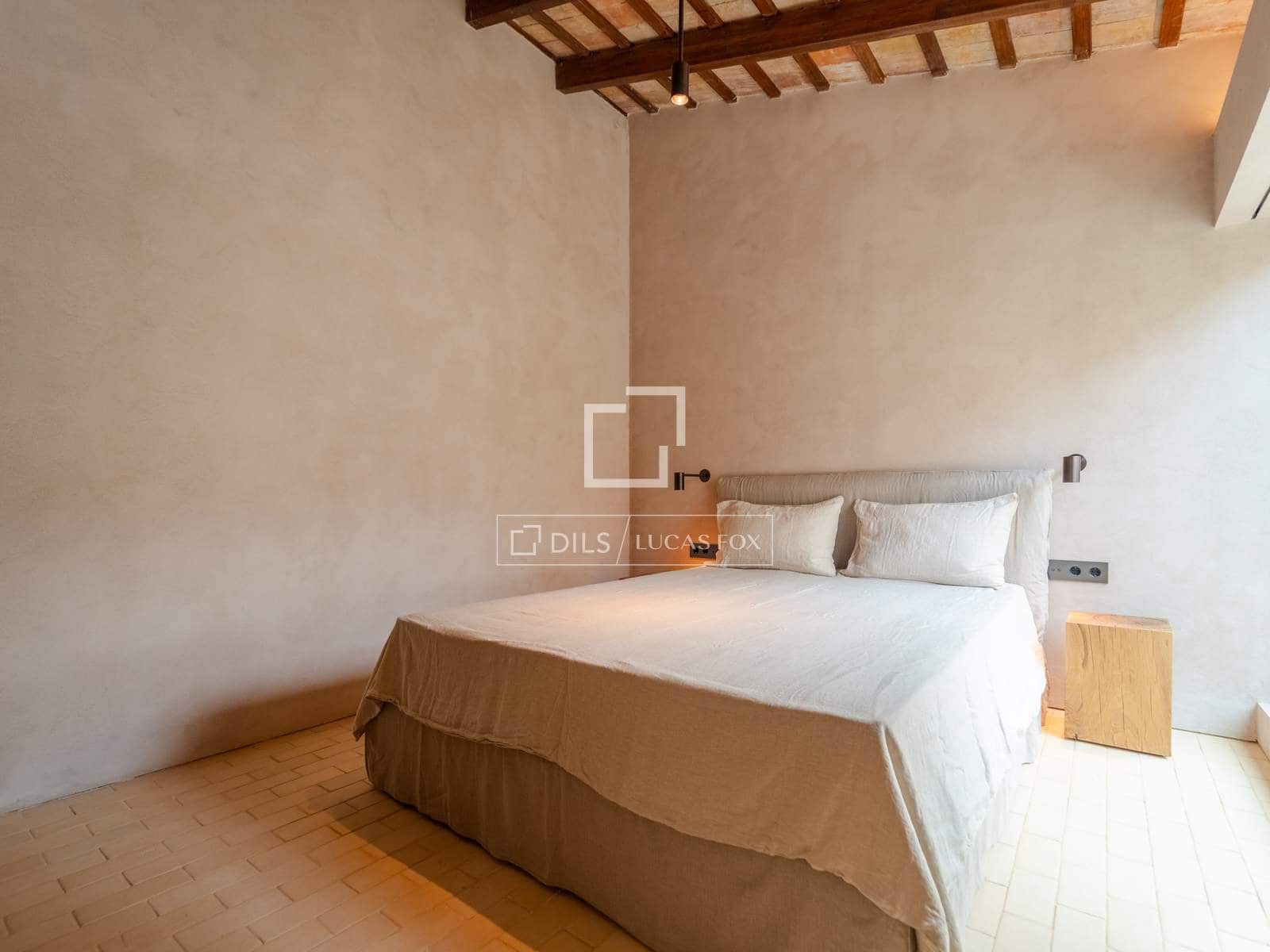 3 soverom Villa til salgs i Valencia by med svømmebasseng garasje - € 2 500 000 (Ref: 9948534)