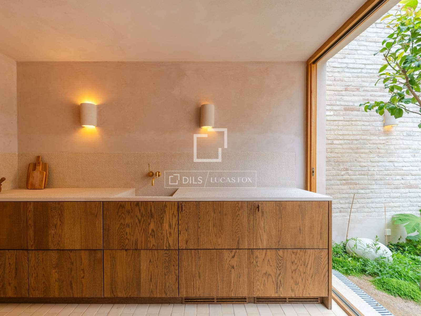 3 soverom Villa til salgs i Valencia by med svømmebasseng garasje - € 2 500 000 (Ref: 9948534)