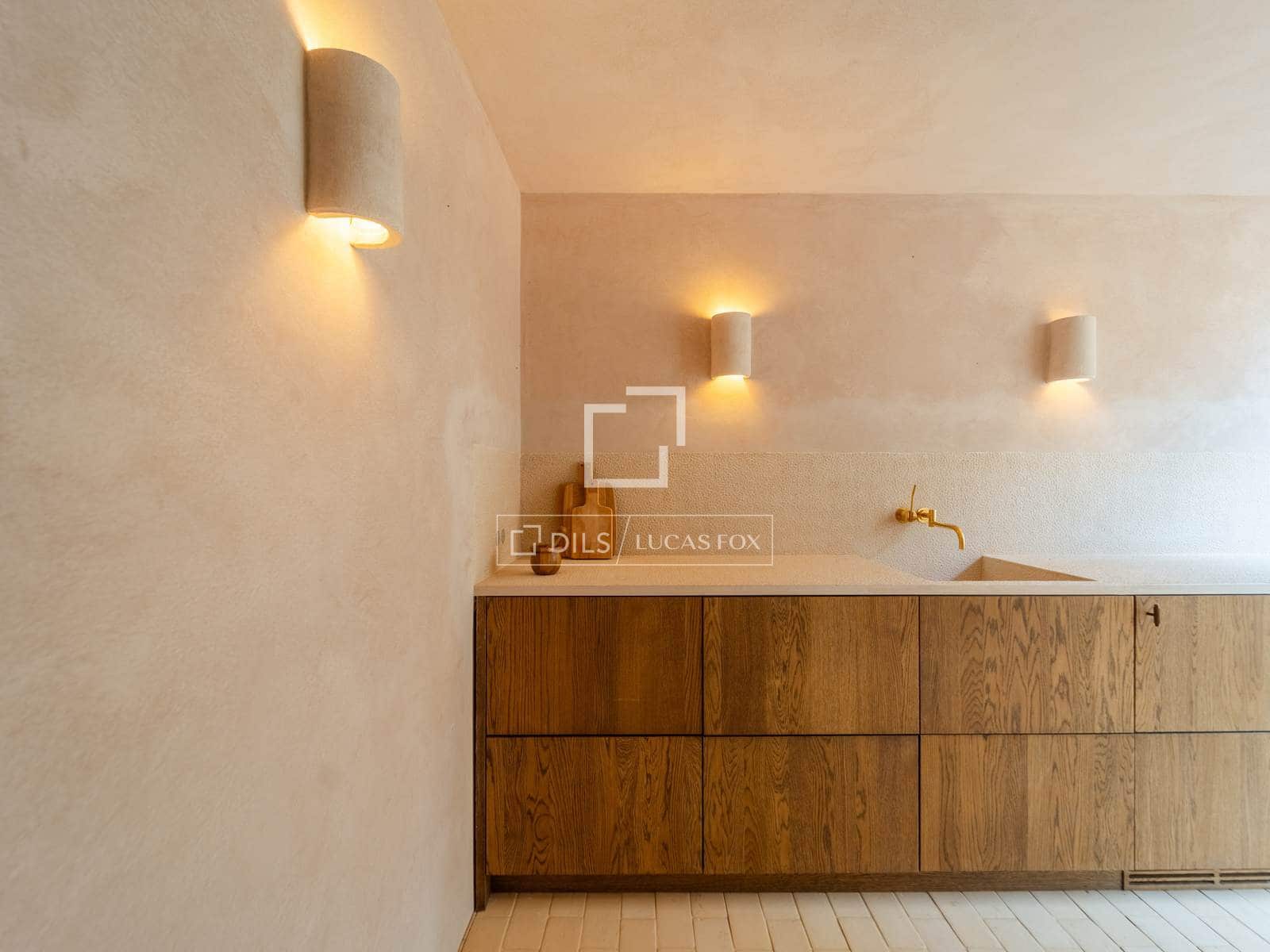 3 soverom Villa til salgs i Valencia by med svømmebasseng garasje - € 2 500 000 (Ref: 9948534)