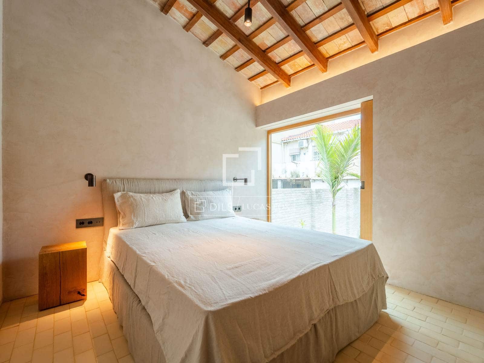 3 soverom Villa til salgs i Valencia by med svømmebasseng garasje - € 2 500 000 (Ref: 9948534)